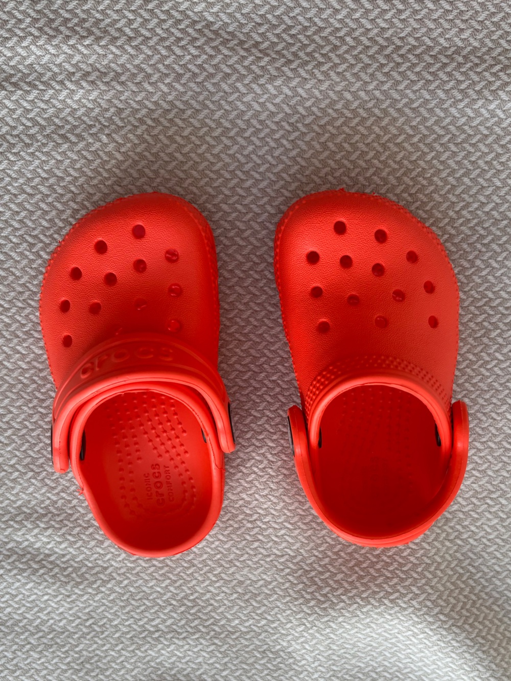 CROCS Kids Classic Clog in Bright Orange-Red